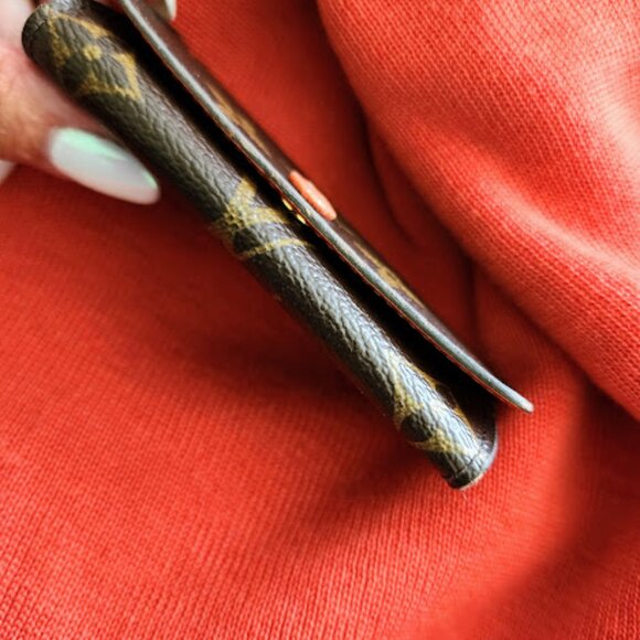 Louis Vuitton Monogram 4 Key Holder - Picture 4 of 12